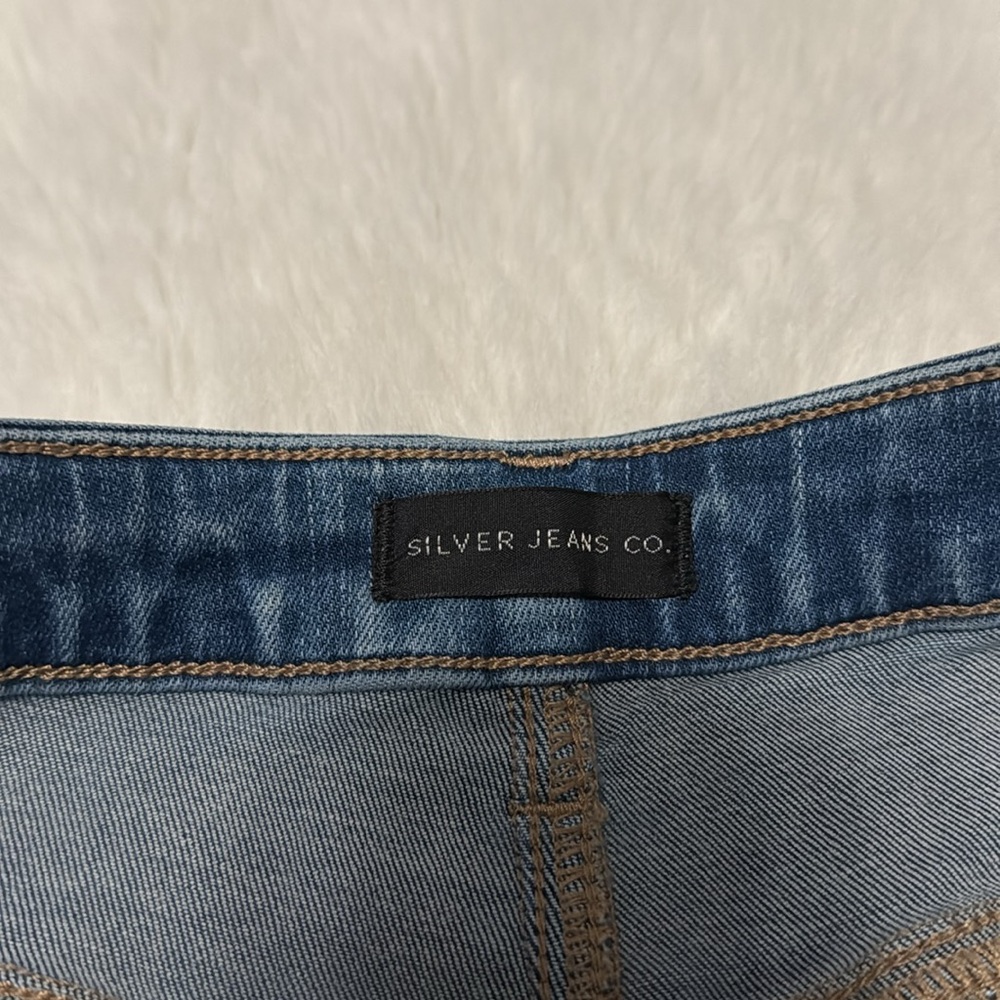 SILVER JEANS CO Raw Hem Denim Shorts ~ NWT - Picture 6 of 10